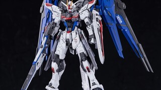 มาดูกันดีกว่าว่า Freedom Gundam ตัวนี้มีอะไรที่แตกต่างจากเดิมบ้าง หวังว่าคุณคงจะชอบมัน