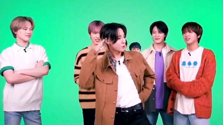 Những phản ứng khác nhau của Mengmeng trước màn vũ đạo sexy của Injun haha