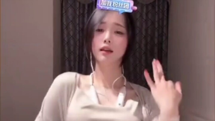 Con mèo trong lồng nhảy quá quyến rũ, chẳng mấy ai nhịn được mà không chuyển sang nền tảng khác.