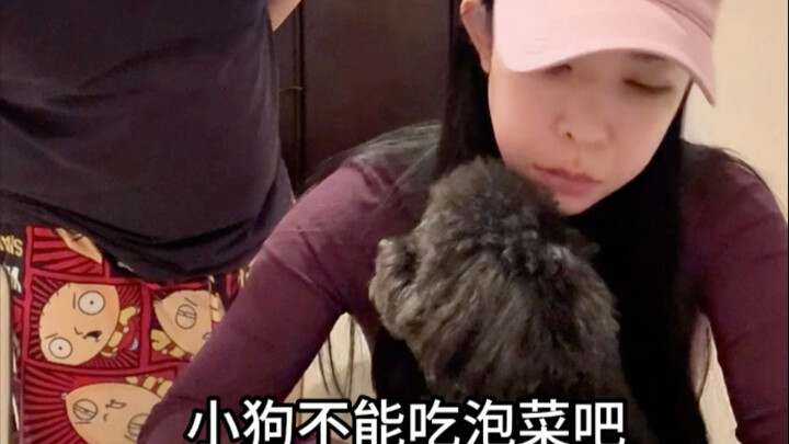 Ngobrol sambil makan.