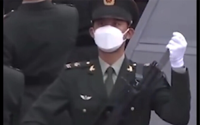 This is what a soldier of the people looks like!