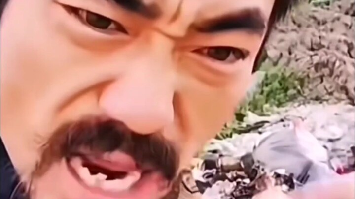 I’m dying of laughter 🤣! I couldn’t buy a boxed lunch at the Peace Hotel and I was so mad!