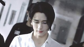 "Ai đã âm thầm đánh cắp trái tim tôi?"