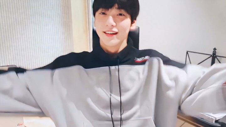 Choi Soobin | When feeling emo, a big dog’s hug is just what it takes to heal