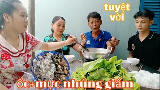 Tư bắt ốc về nhúng giấm ngon hết sảy