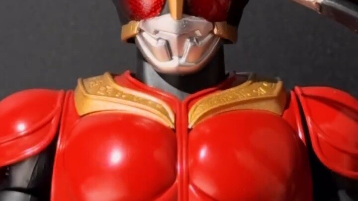 Unboxing yang mendalam! Patung tulang asli Bandai TNT Kuuga!