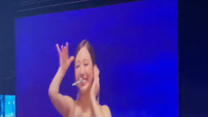 【twice】 معجبون من الخارج يؤدون أغنية "VVS" ويقدمون لي الدعم: "جيه واي بي... حتى نايون لم تستطع أن تُ