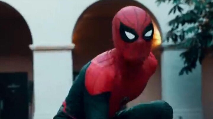 Filming a fight scene for Spider-Man. — Cosplay