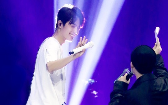 Xiao Zhan’s rehearsal for the 2019 Douyin Wonderful Night—You are the most beautiful sight of my lif