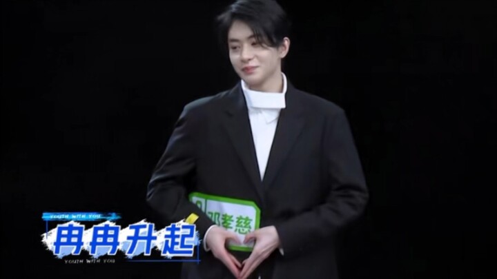 【دنغ شياوتسه】 الطرافة الدنغية: مشهد ضحك مجنون خلال مقابلة تشياو تسه