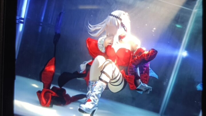 Just some behind-the-scenes footage and a quick update on a cosplayer taking photos in the water.
