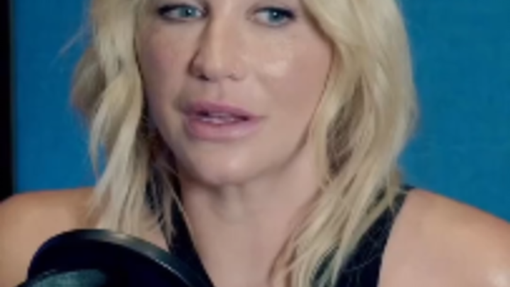 Ke$ha yang dulu sudah mati, kini Money Mama telah bangkit kembali!