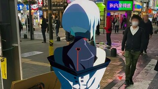 “在这个充斥着霓虹灯的世界里，每个人都怀有各自的梦想”