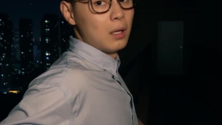 Lần này thực sự căng thẳng rồi, kế hoạch ăn lẩu cũng đổ bể. (Do yêu cầu kịch bản, xin đừng bắt chước