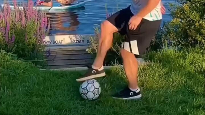 Passing through the tube like a pro! 😲⚽ Who can replicate this? #footballtricks #impossiblekick
