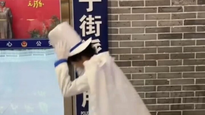 Tourists check in at a popular police station in unusual poses. Police officer: Sometimes I even wan