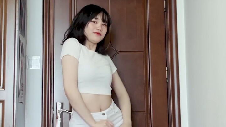 Kudengar putih bersih bikin gemuk? 4 menit—Is It Poppin (Apakah airnya bagus?) Cover dance layar ver