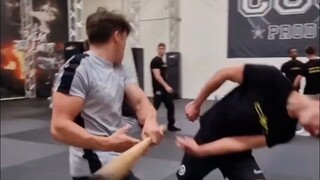 الروتين التدريبي اليومي لطلاب مدرسة CUC الفرنسية للألعاب البهلوانية يضاهي المشاهد الحقيقية في الأفلا