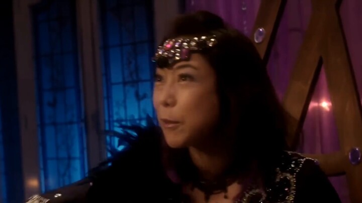Master Qi, save some face for the newcomers, this is not your theater version.