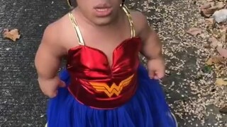 Little wonder woman in Philippines 🤣🤣🤣