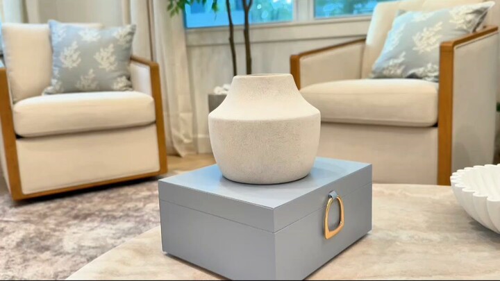 This Rustic Vase Is a Pinterest Dream.