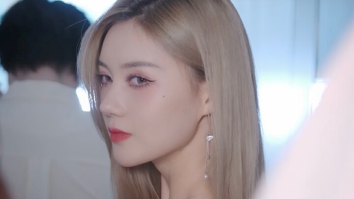[Short Play] "I give you the pen, you write the next story..."