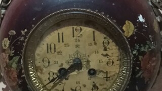 ⚠️ #CretSy : Sold!! Wall Clock Floral Design with Chain Hanger