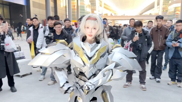 Liu Ying, stop playing with the Adventurer already!