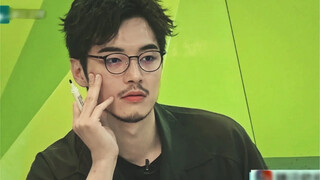 I don't want to be moved, but he is 189cm tall and can carry a woman with one hand.