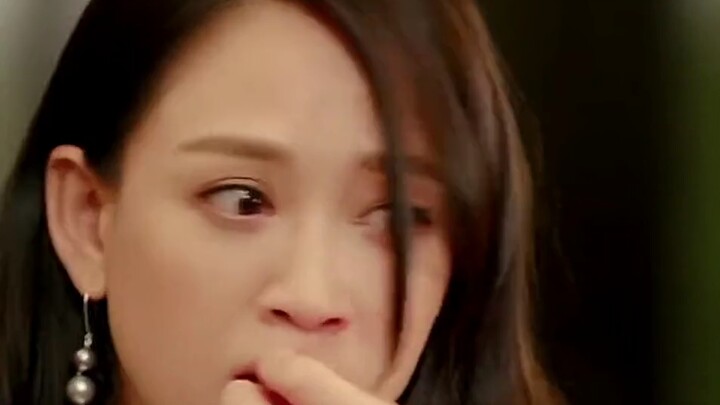 พี่สาวฟาดแรงใส่ลูกเศรษฐีขณะกินบะหมี่ ไม่คิดเลยว่าจะไต่สู่จุดสูงสุดในชีวิต!