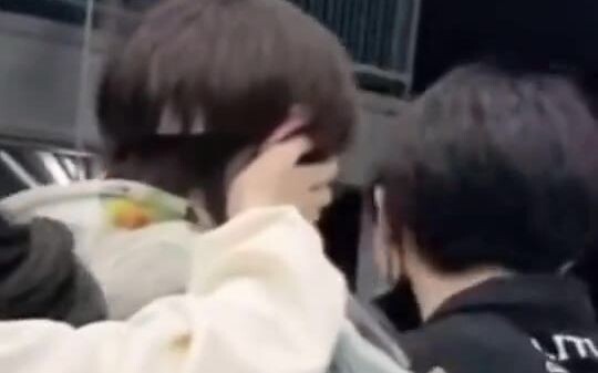 Qixin and Martin’s move of falling into someone’s arms is way too smooth.