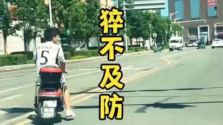 Khoảnh khắc hài hước bất ngờ đến không kịp trở tay! #HàiHước #XemMộtLầnCườiMộtLần #ThaThứChoTôiVìCườ