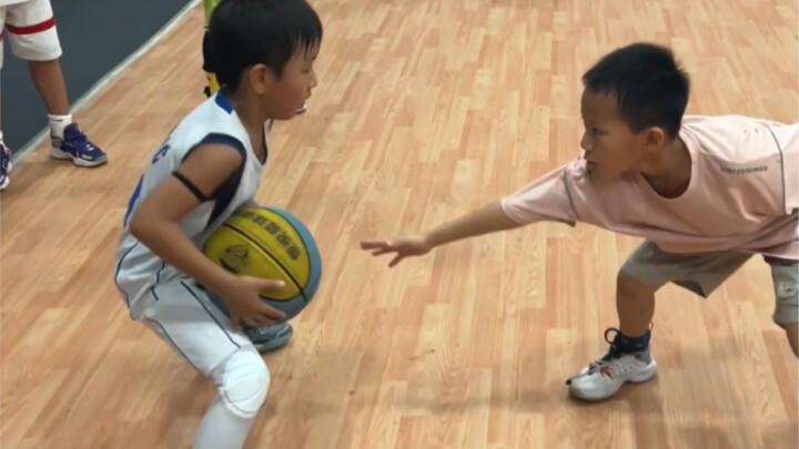 Are Chinese elementary school students all this good at basketball now? Their style of play is serio
