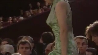 Keanggunan dan keindahan gaya Timur yang elegan! Gong Li mengenakan cheongsam Tiongkok di karpet mer