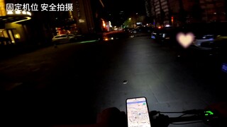 Melihat adegan menyedihkan ini, hati saya tiba-tiba terasa sedih tanpa sebab. Saya tidak tahu ke man