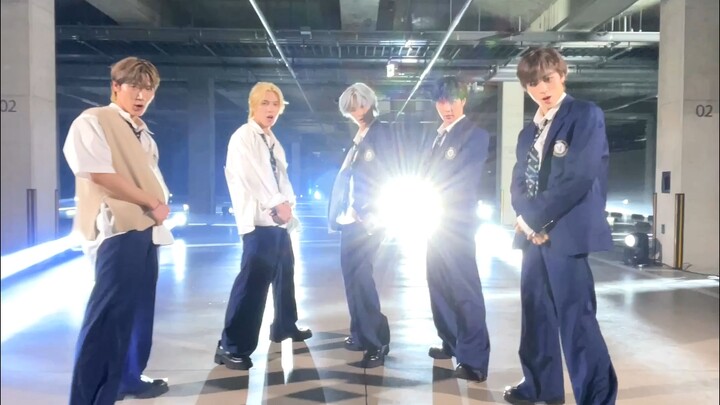 [WayV/WayV] Tinggi tinggi tinggi tinggi tinggi tinggi lebih tinggi🪽😎