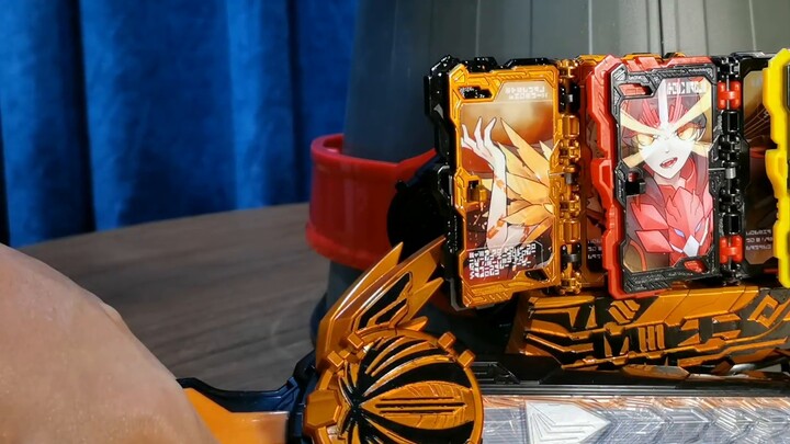 Bisakah bentuk Void Sword yang disempurnakan membuka tiga volume tanpa mengganti sarungnya? Tanpa bi