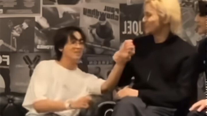 Rumor: You brought that bedroom set again, huh?