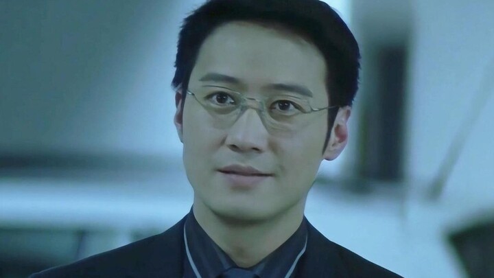 Pria Berjas yang Tenang: “Kalian salah paham sama saya, saya bukan pengkhianat!”