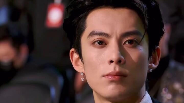 The director cut the camera and fanned the flames! It turns out that only good actors can really und