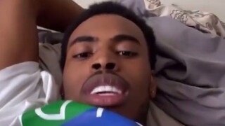 黑人小哥去做了个超大超白的牙齿贴片，现在当事人就是后悔，非常后悔！