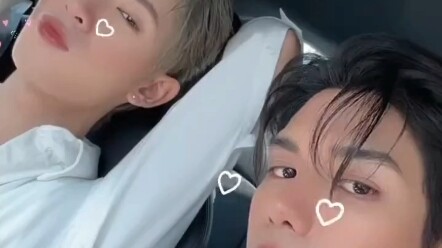 【netjames】สามีที่ถูกภรรยาควบคุม โพสท่าถ่ายรูปแบบเดียวกัน