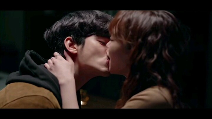 Film dan Drama|Adegan Ciuman Romantis Kim Soo-hyun