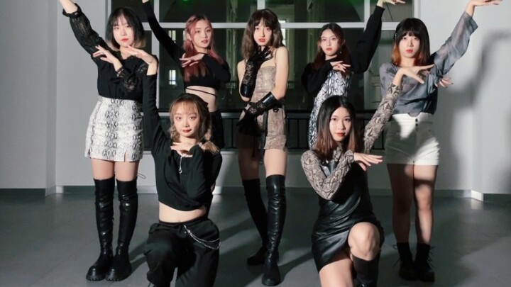 Congratulations to Shen Xiaoting for her debut! The beautiful and complete Snake cover that will mak