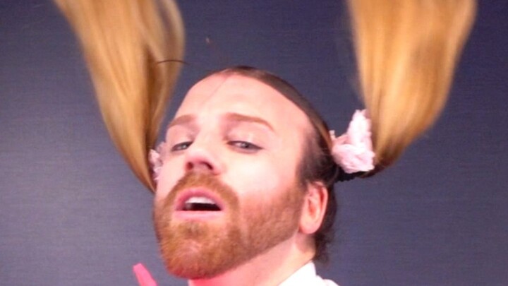 Hair shake and dress up