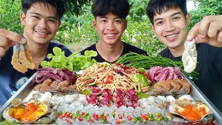 ตำถาดทะเลสด!!  หมึก กุ้ง ปู หอย ถาดใหญ่ๆ อร่อยเผ็ดแซ่บแบบได้ใจ.