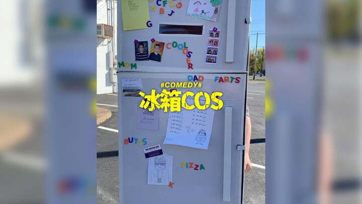 Mới đầu còn thấy bình thường thôi, cho đến khi cô ấy mở ngăn mát ra...