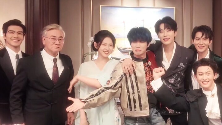 งานเลี้ยงอายุยืนของคุณยายทวด หลานโหลยกันเต้นรำหมู่ ปรากฏว่ามีองค์กวนอิมพันมือด้วย!