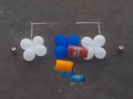 Lăn chai xuống núi dao, giây phút bùng nổ giải tỏa áp lực