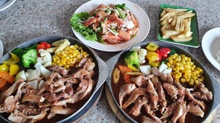 สั่งอาหารกินในโรงแรมเตรียมตัวบินค่ะ